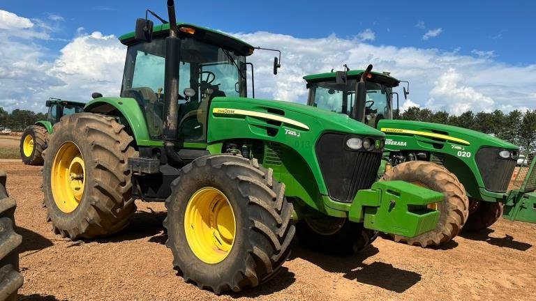 Saldão tem tratores e outros equipamentos com até 50% de desconto (Foto: Divulgação)