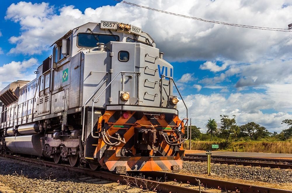 Locomotiva da VLI, controladora da Ferrovia Cetro Atlântica, que opera a malha