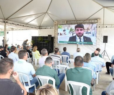 Deputado Federal Zé Vitor diretamente de Dubai, fez o lançamento do Fórum do Agronegócio Sustentável (Crédito: Coocacer)