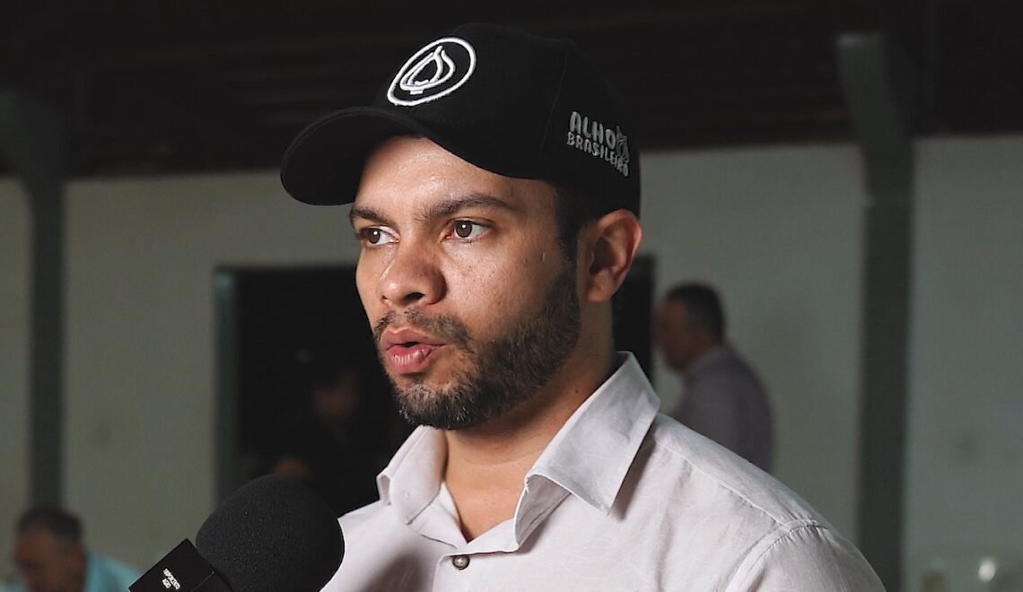 Caio Coimbra, Subsecretário de Política e Economia Agropecuária da SEAPA, durante entrevista exclusiva (Foto: 100PORCENTOAGRO)