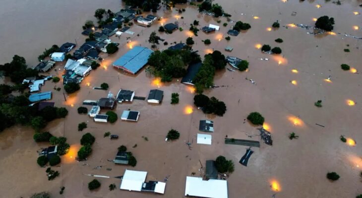 Tragédia climática no RS é a maior da história (Crédito: Diego Vara/Agência Brasil)