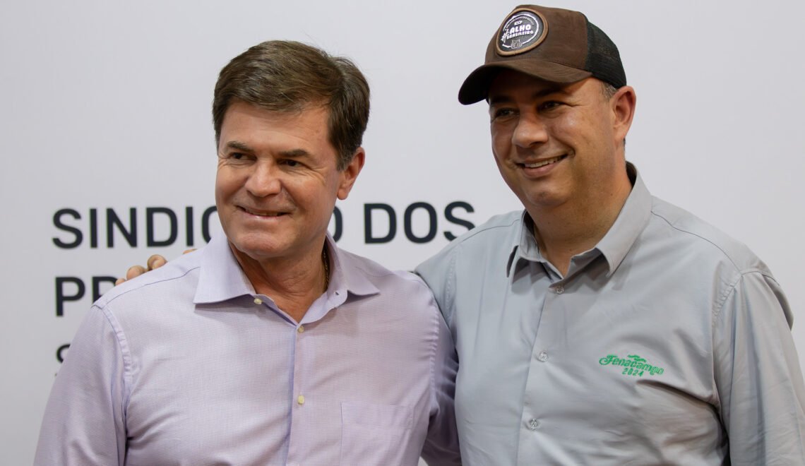 Rodolfo Molinari (à direita) com Antônio de Salvo (Foto: Sindicato Rural de São Gotardo/Fenacampo)